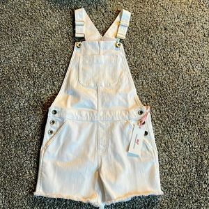 Brand, new white overalls, vineyard vines
